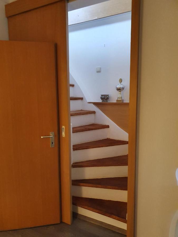 Apartment Binnenhafen Duisburgo Esterno foto