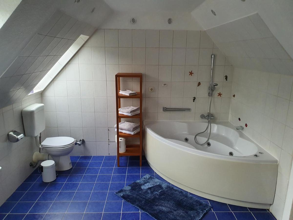 Apartment Binnenhafen Duisburgo Esterno foto